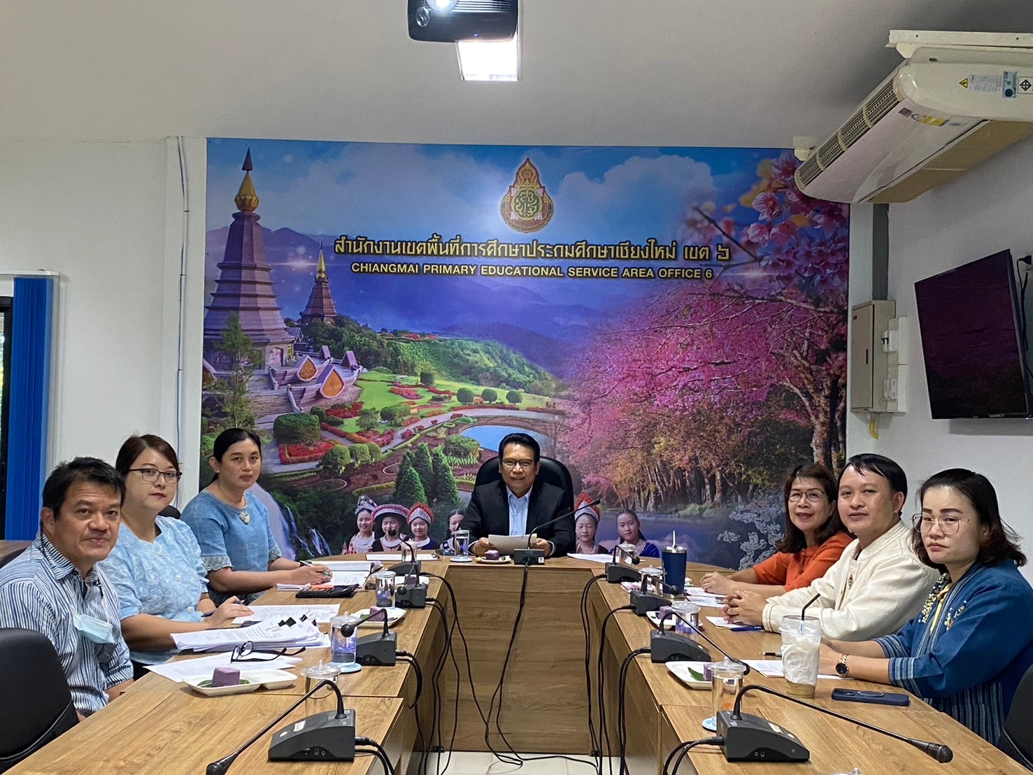 การประชุมคณะกรรมการพิจารณาความเสียหายที่ได้รับผลกระทบจากภัยธรรมชาติเพื่อขอรับจัดสรรงบประมาณของโรงเรียนในสังกัด