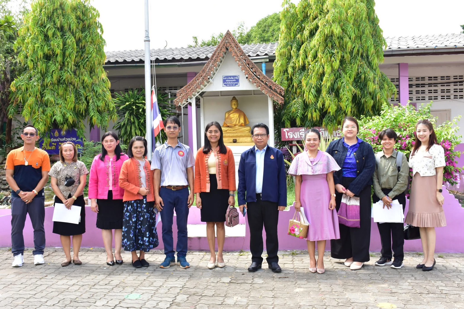 “สพป.เชียงใหม่ เขต 6 ลงพื้นที่สำรวจความเสียหายโรงเรียนที่ได้รับผลกระทบจากภัยธรรมชาติ กรณีเหตุประสบภัยแผ่นดินไหว วาตภัย อุทกภัย และดินโคลนถล่ม โรงเรียนบ้านห้วยม่วง”